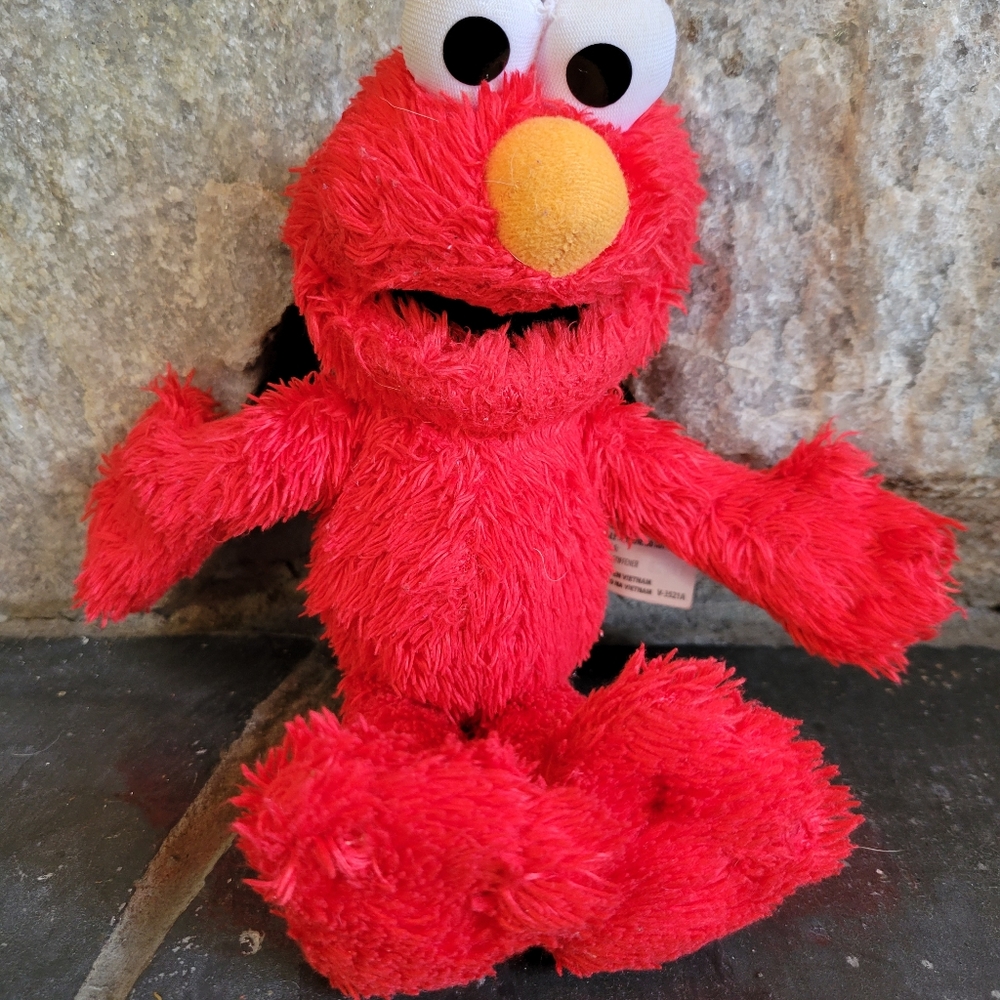 NEW SMALL ELMO